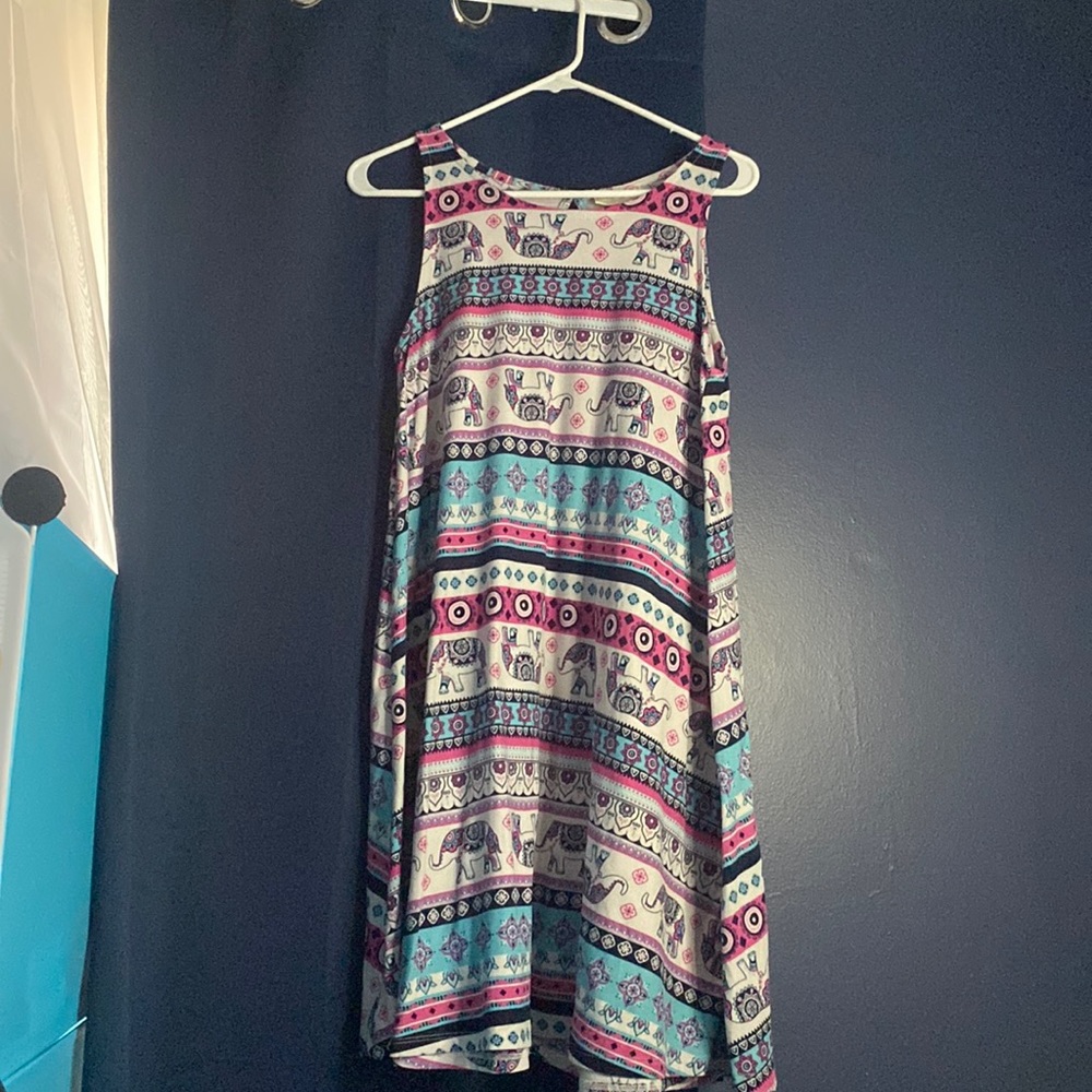 This is a teenage soft summer dress size S good conditions!
